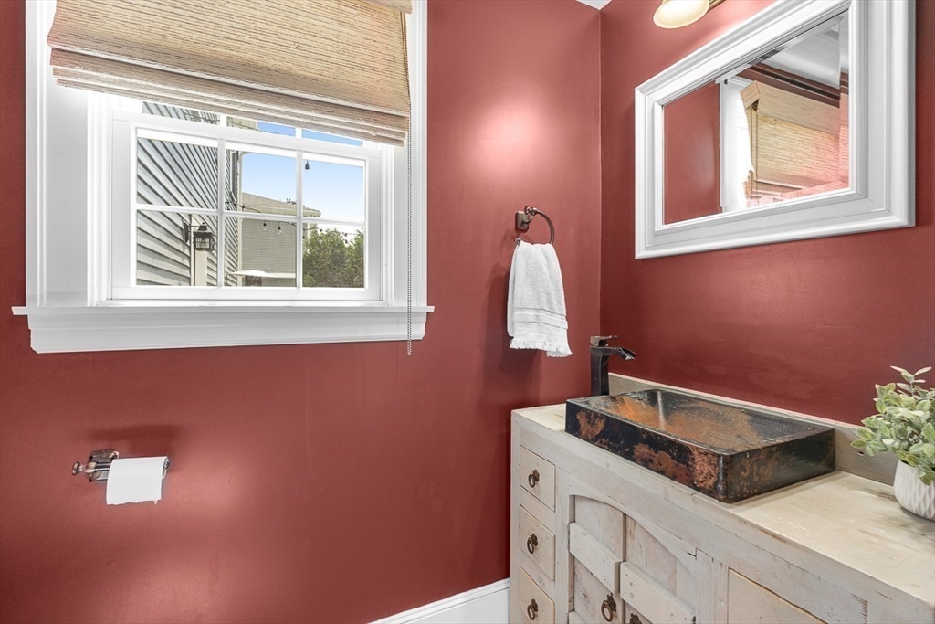 2 York Road Winchester, MA 01890 - Photo 8 of 39 Gallery Image 8