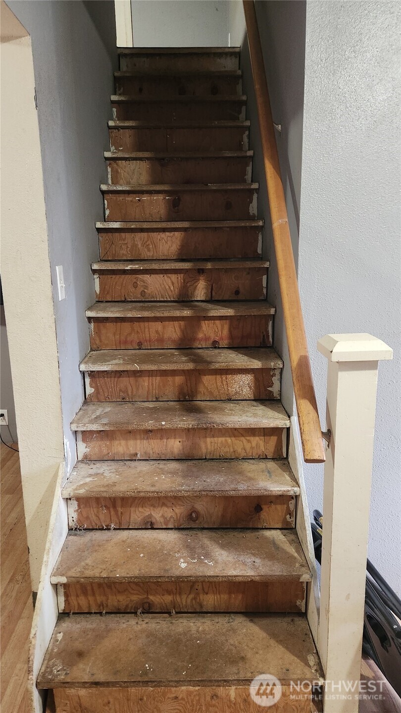 906 Southwest Mayer Street Winlock, WA 98596 - Photo 5 of 16 a view of entryway