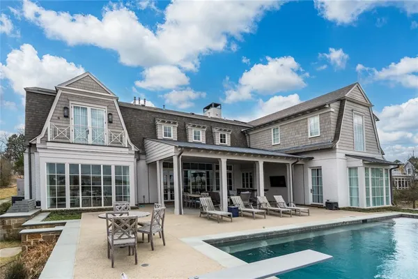 a house view with a sitting space and seating space