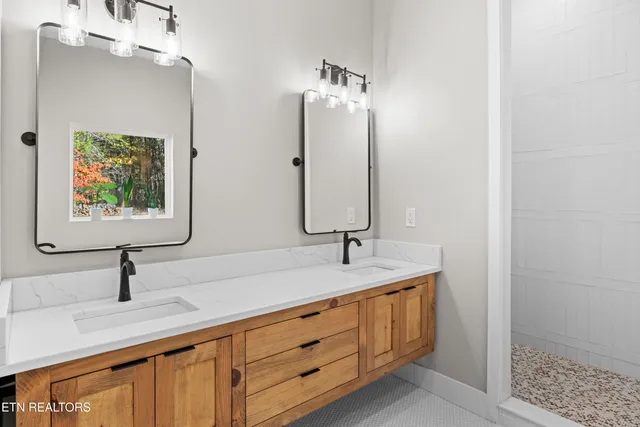 $1,295,000 | 139 Stakely Road, Madisonville, TN 37354