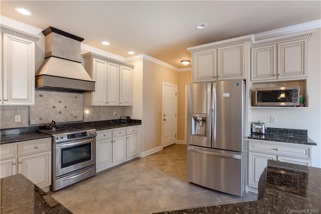 37 Stone House Road, Unit 106 Arden, NC 28704 - Photo 5 of 30 Gallery Image 5