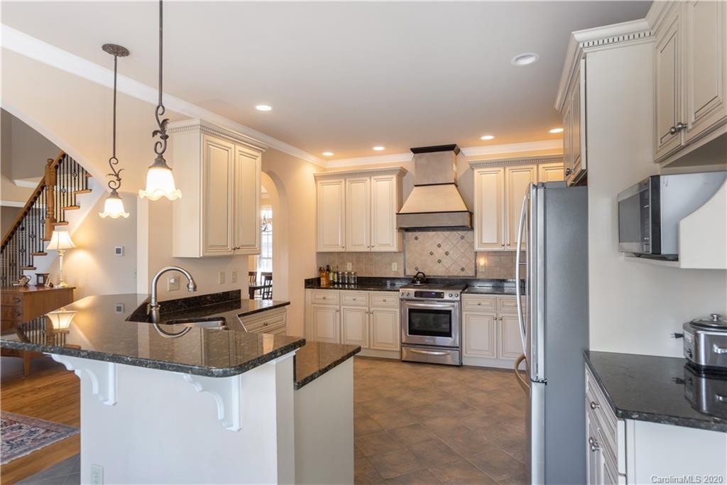37 Stone House Road, Unit 106 Arden, NC 28704 - Photo 7 of 30 Gallery Image 7