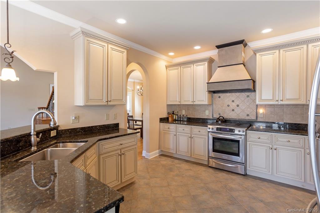 37 Stone House Road, Unit 106 Arden, NC 28704 - Photo 8 of 30 Gallery Image 8