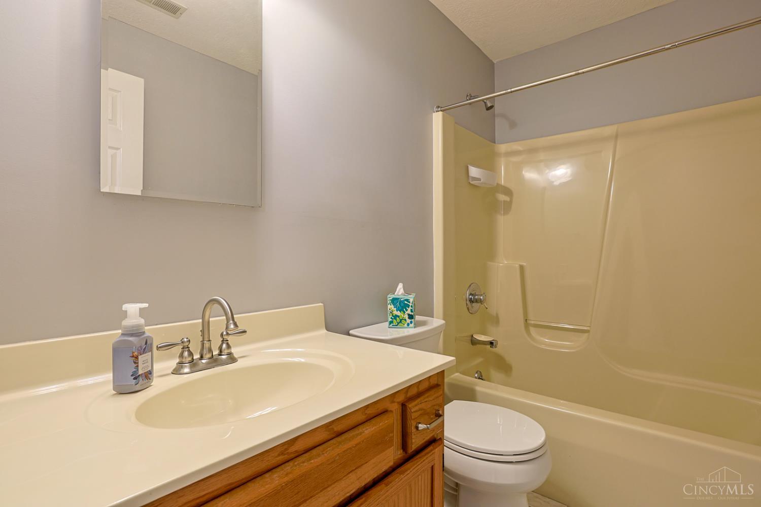 3703 West Galbraith Road Cincinnati, OH 45215 - Photo 21 of 35