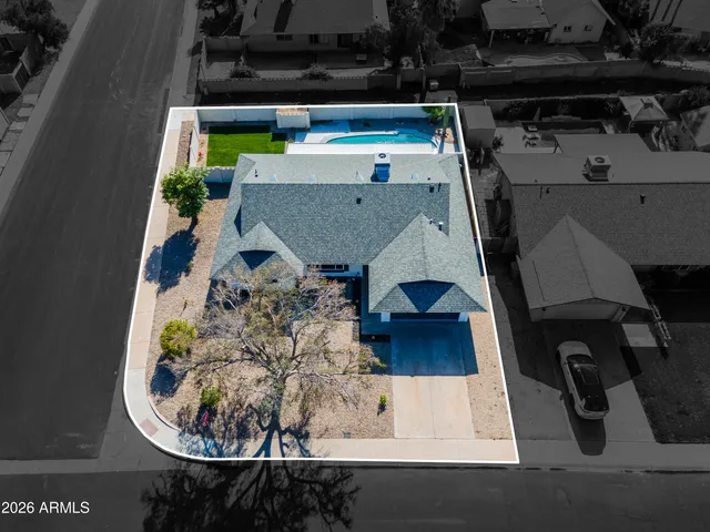 a picture of a cabinet