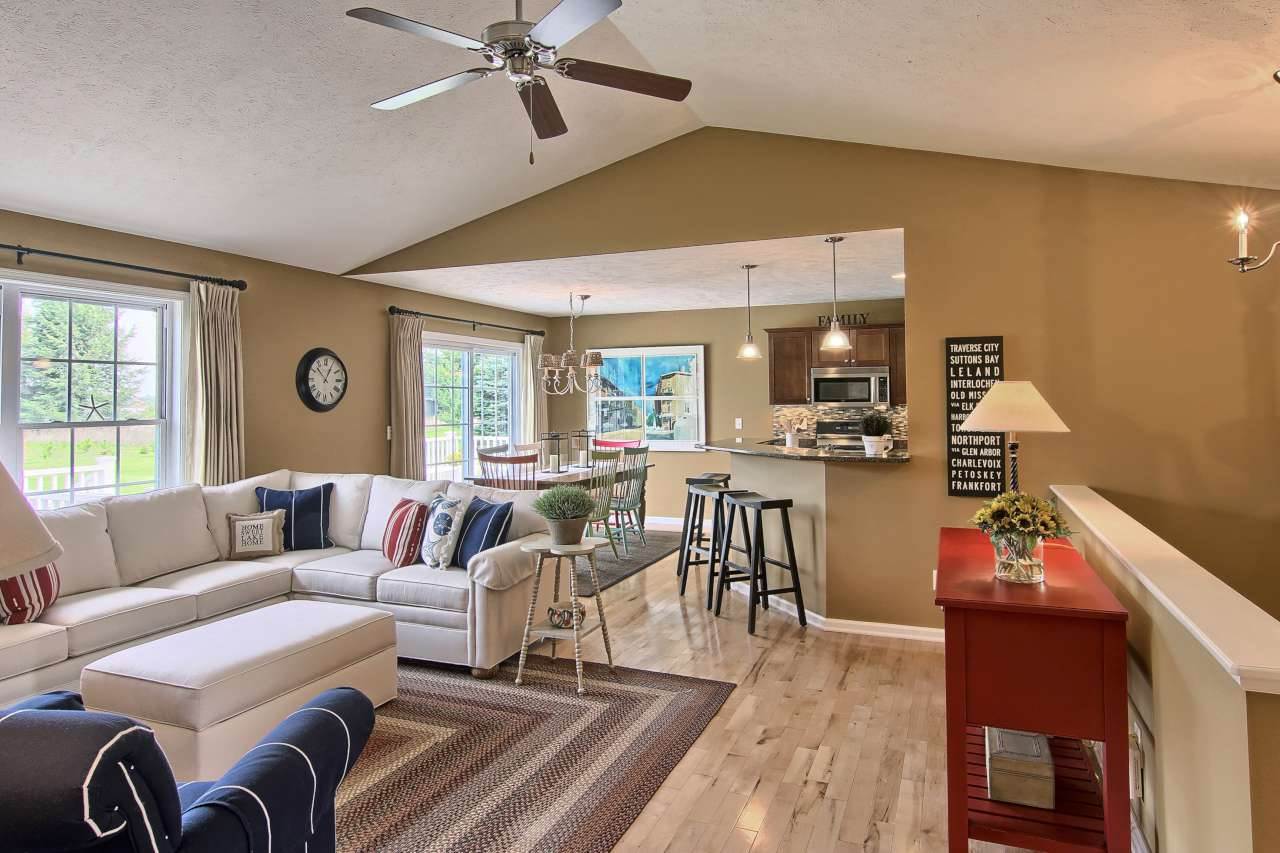 574 Strohm Road Traverse City, MI 49696 - Photo 4 of 34 1824116-3.JPG