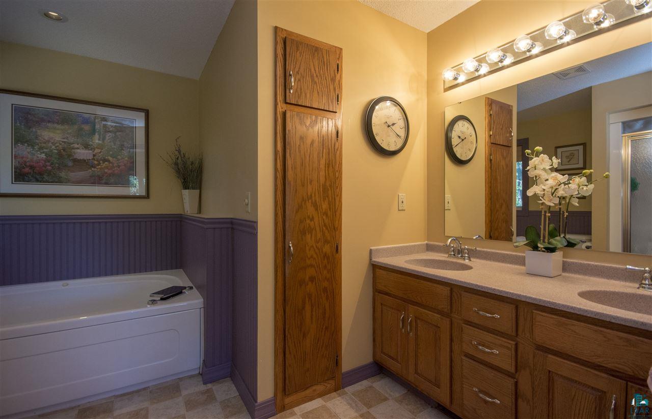 4035 Stebner Road Hermantown, MN 55811 - Photo 12 of 18 Master Bath
