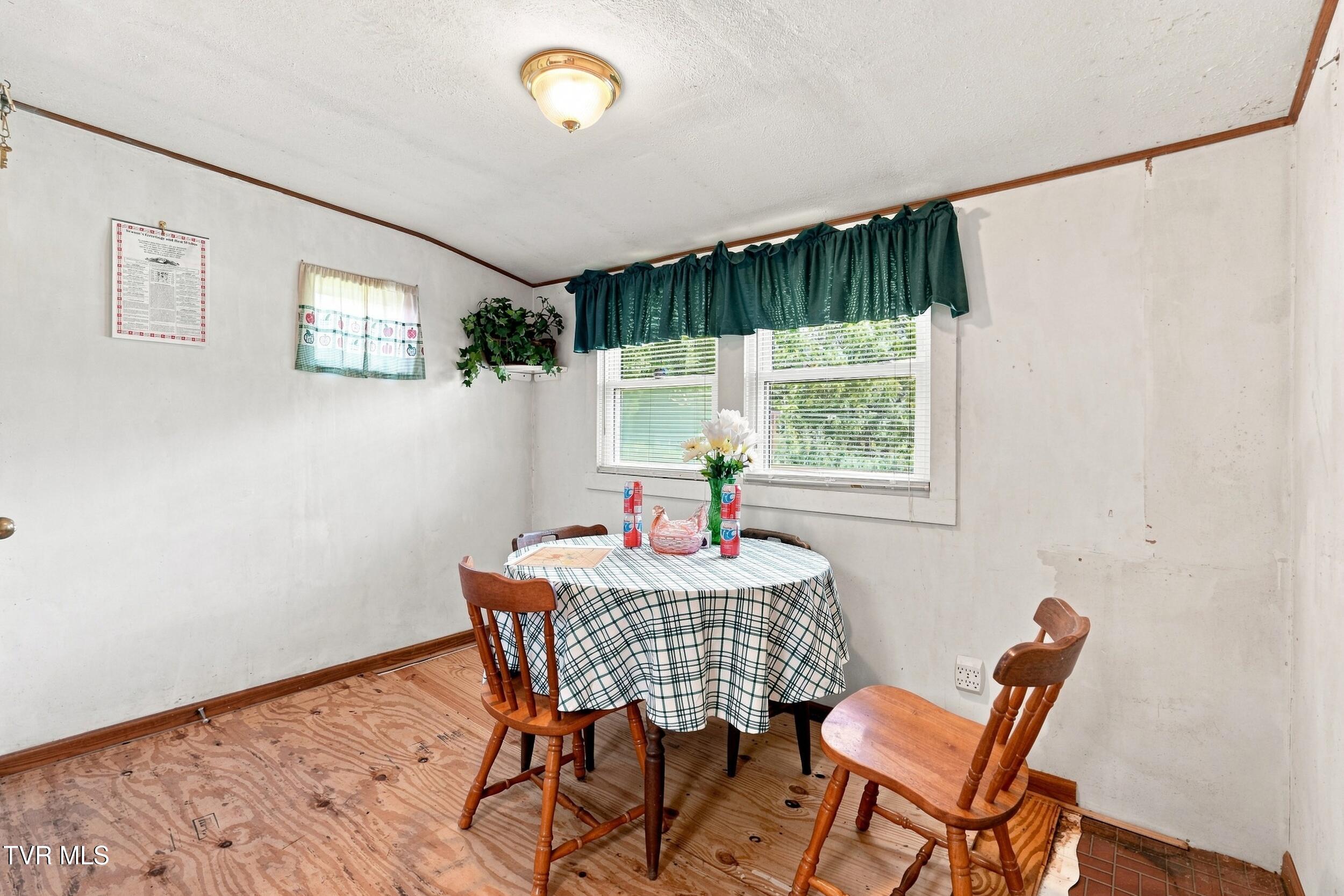 27301 Poor Valley Road Saltville, VA 24370 - Photo 7 of 42 *
