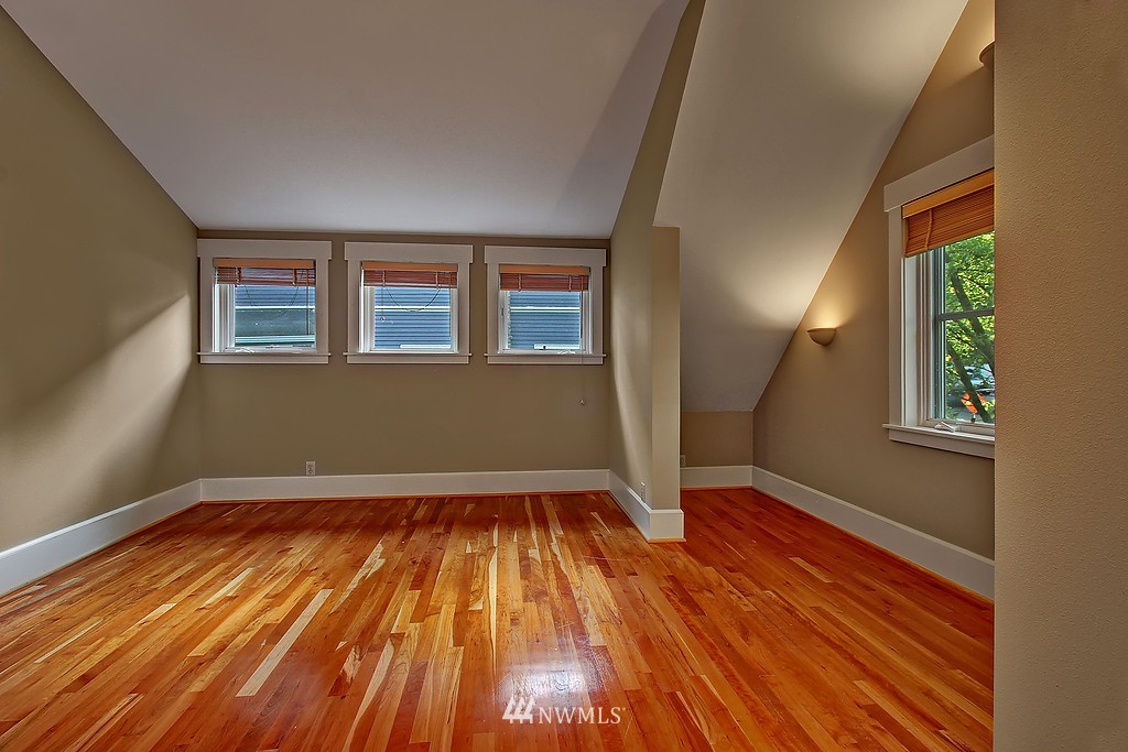 1015 North 42nd Street Seattle, WA 98103 - Photo 12 of 23