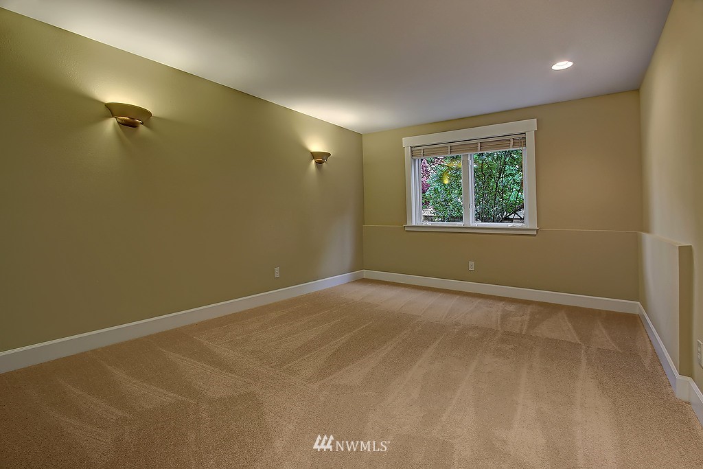 1015 North 42nd Street Seattle, WA 98103 - Photo 19 of 23