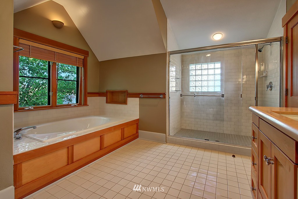1015 North 42nd Street Seattle, WA 98103 - Photo 21 of 23