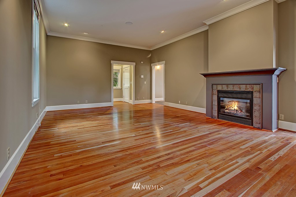 1015 North 42nd Street Seattle, WA 98103 - Photo 9 of 23