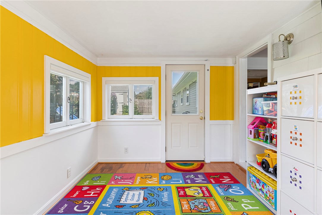 55 Whippoorwill Road Warwick, RI 02888 - Photo 16 of 33