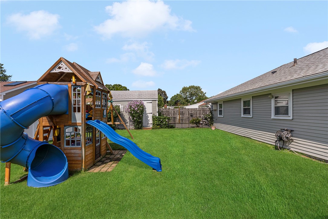 55 Whippoorwill Road Warwick, RI 02888 - Photo 29 of 33 Large corner lot!