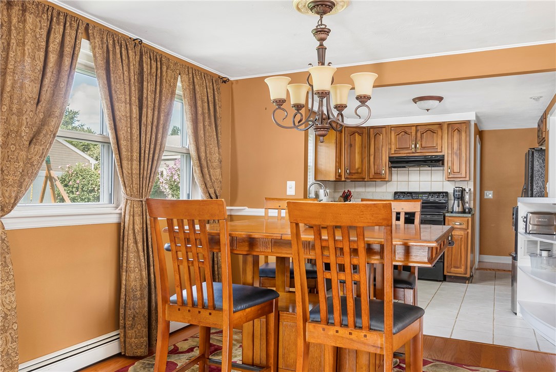 55 Whippoorwill Road Warwick, RI 02888 - Photo 6 of 33