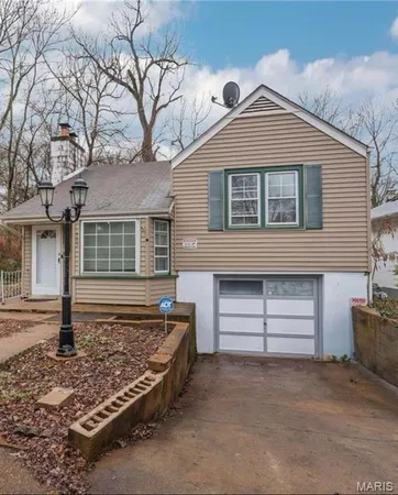 $215,000 | 703 Cunniff Place, Ferguson, MO 63135