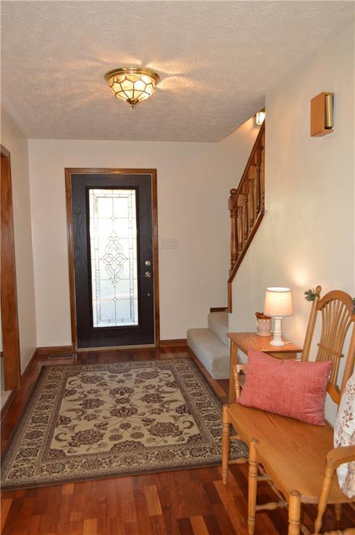 789 Spring Falls Avenue Springfield, OH 45502 - Photo 3 of 20