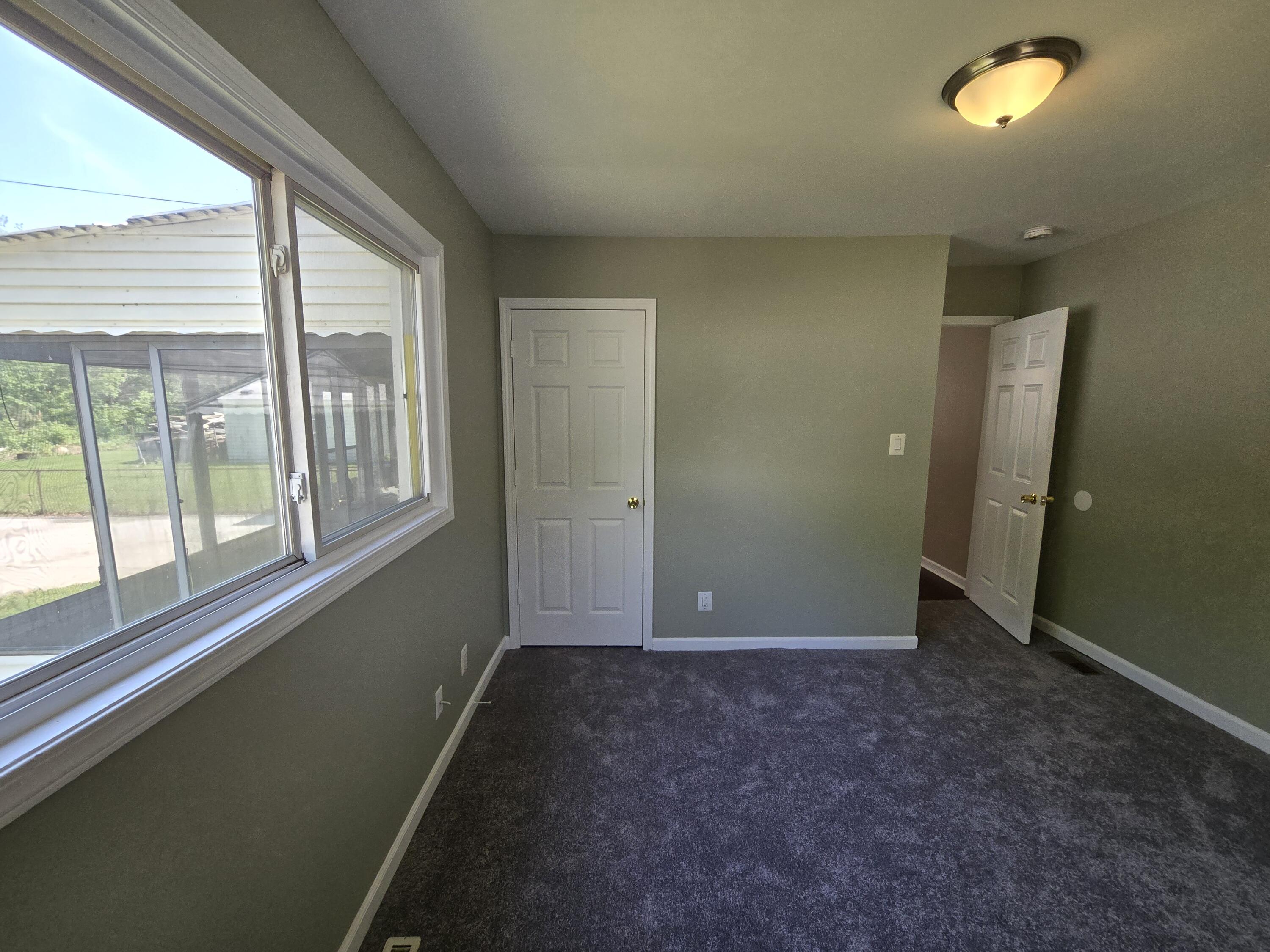 6085 Roosevelt Street Taylor, MI 48180 - Photo 20 of 34 20240516_150644