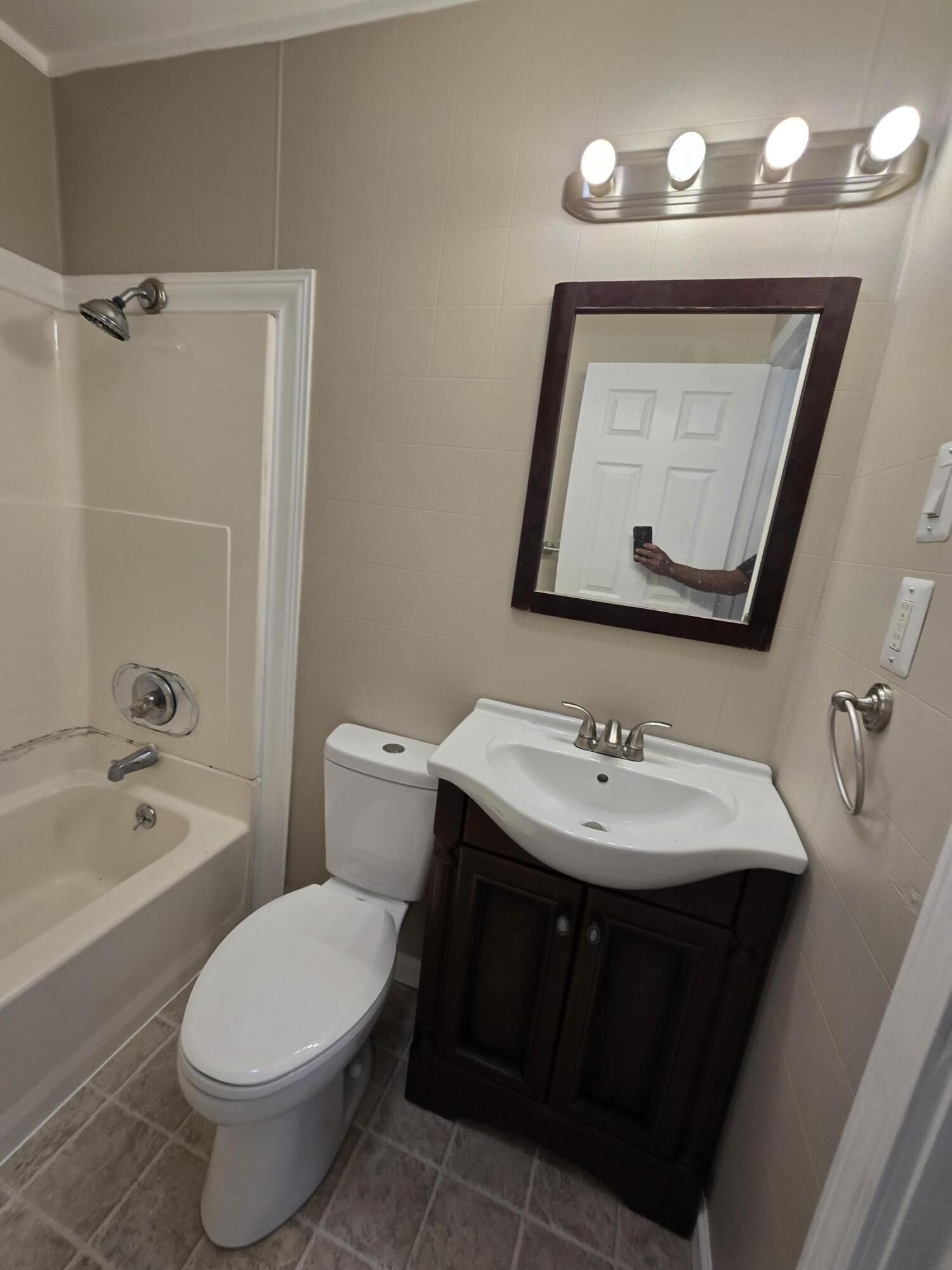 6085 Roosevelt Street Taylor, MI 48180 - Photo 29 of 34 20240516_150810
