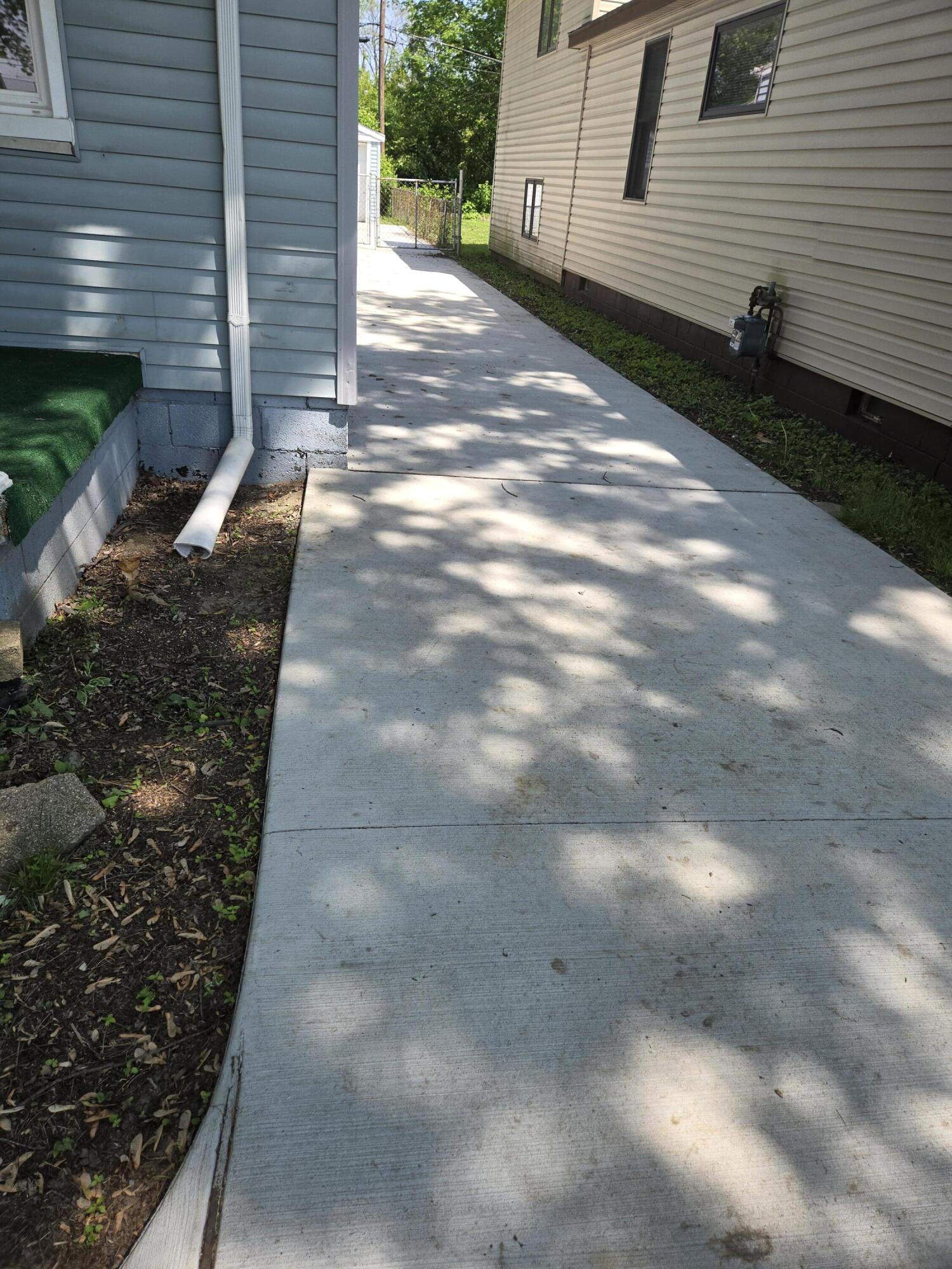 6085 Roosevelt Street Taylor, MI 48180 - Photo 3 of 34 20240516_145719