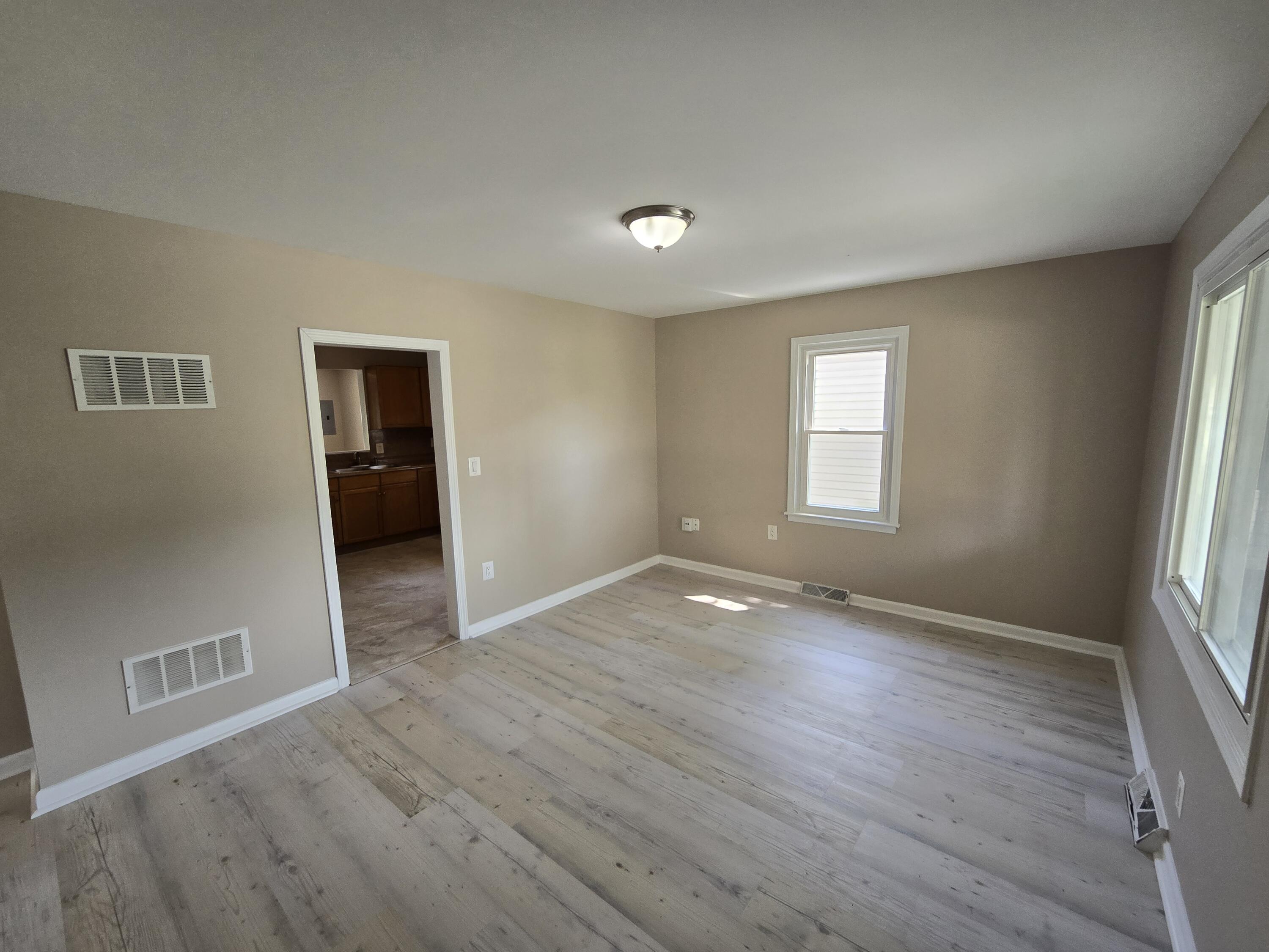 6085 Roosevelt Street Taylor, MI 48180 - Photo 4 of 34 20240516_150359