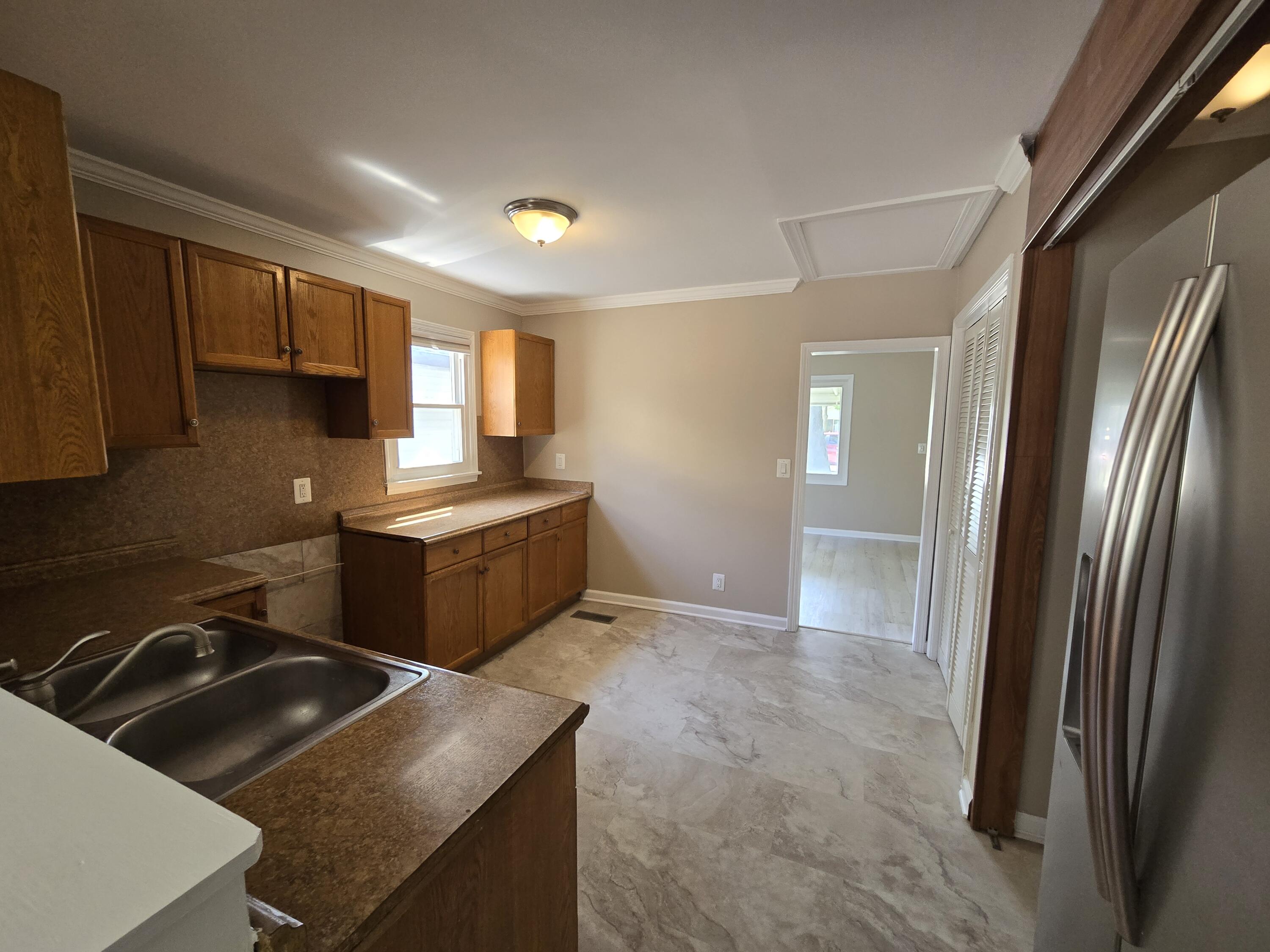 6085 Roosevelt Street Taylor, MI 48180 - Photo 8 of 34 20240516_150442