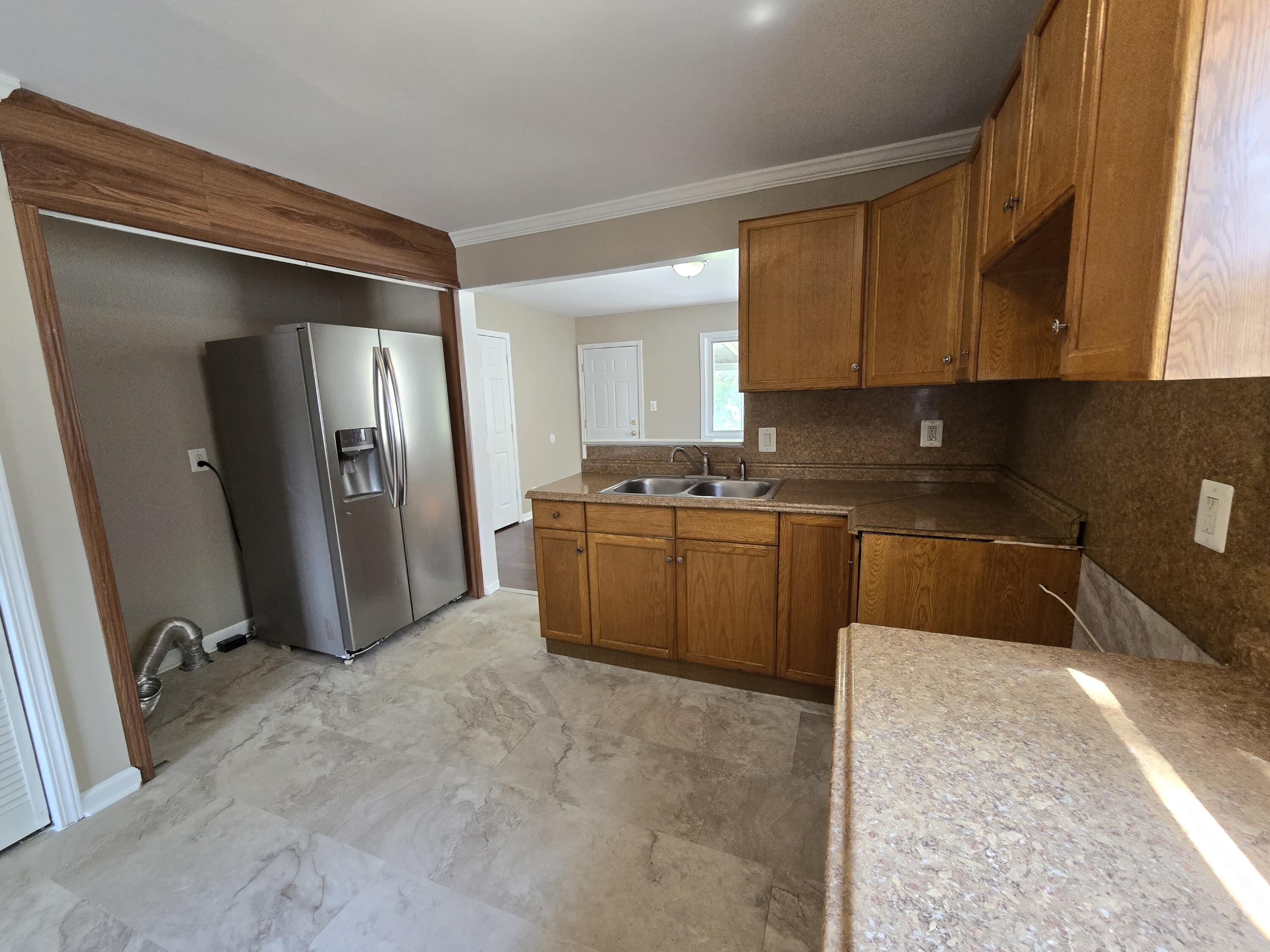 6085 Roosevelt Street Taylor, MI 48180 - Photo 9 of 34 20240516_150451