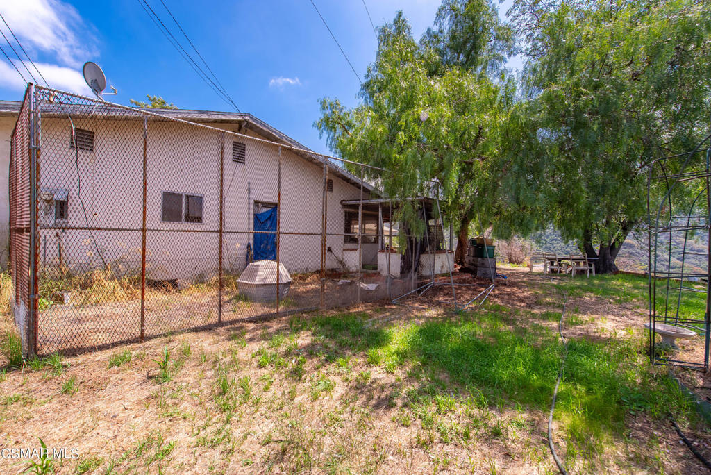 102 West Carlisle Road Thousand Oaks, CA 91361 - Photo 15 of 55
