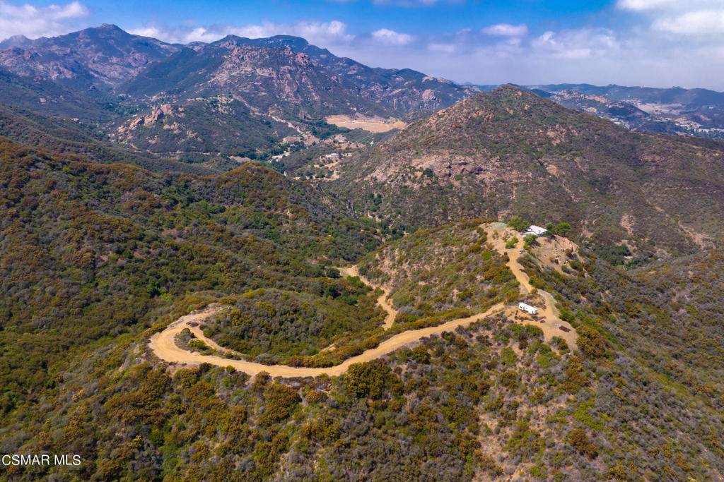 102 West Carlisle Road Thousand Oaks, CA 91361 - Photo 26 of 55