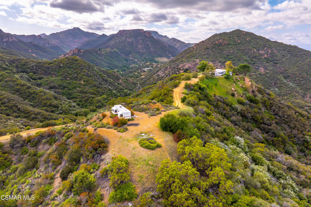 102 West Carlisle Road Thousand Oaks, CA 91361 - Photo 46 of 55