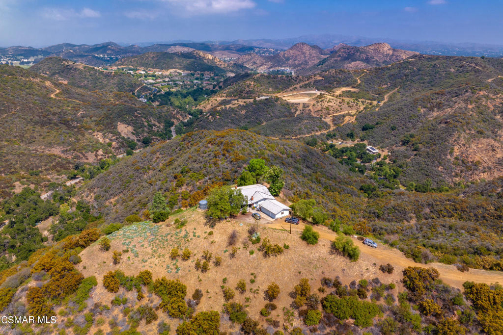 102 West Carlisle Road Thousand Oaks, CA 91361 - Photo 8 of 55