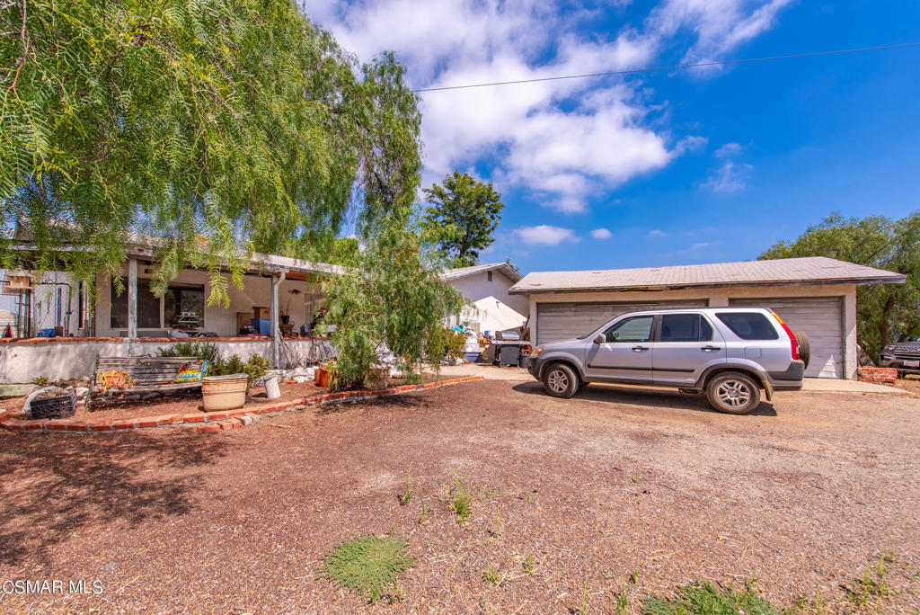 102 West Carlisle Road Thousand Oaks, CA 91361 - Photo 9 of 55