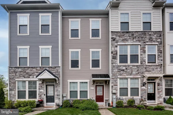 $2,850 | 833 Jarrett Lane, Glen Burnie, MD 21060