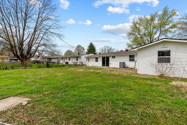 $89,900 | 208 St Christopher Drive, Cahokia, IL 62206