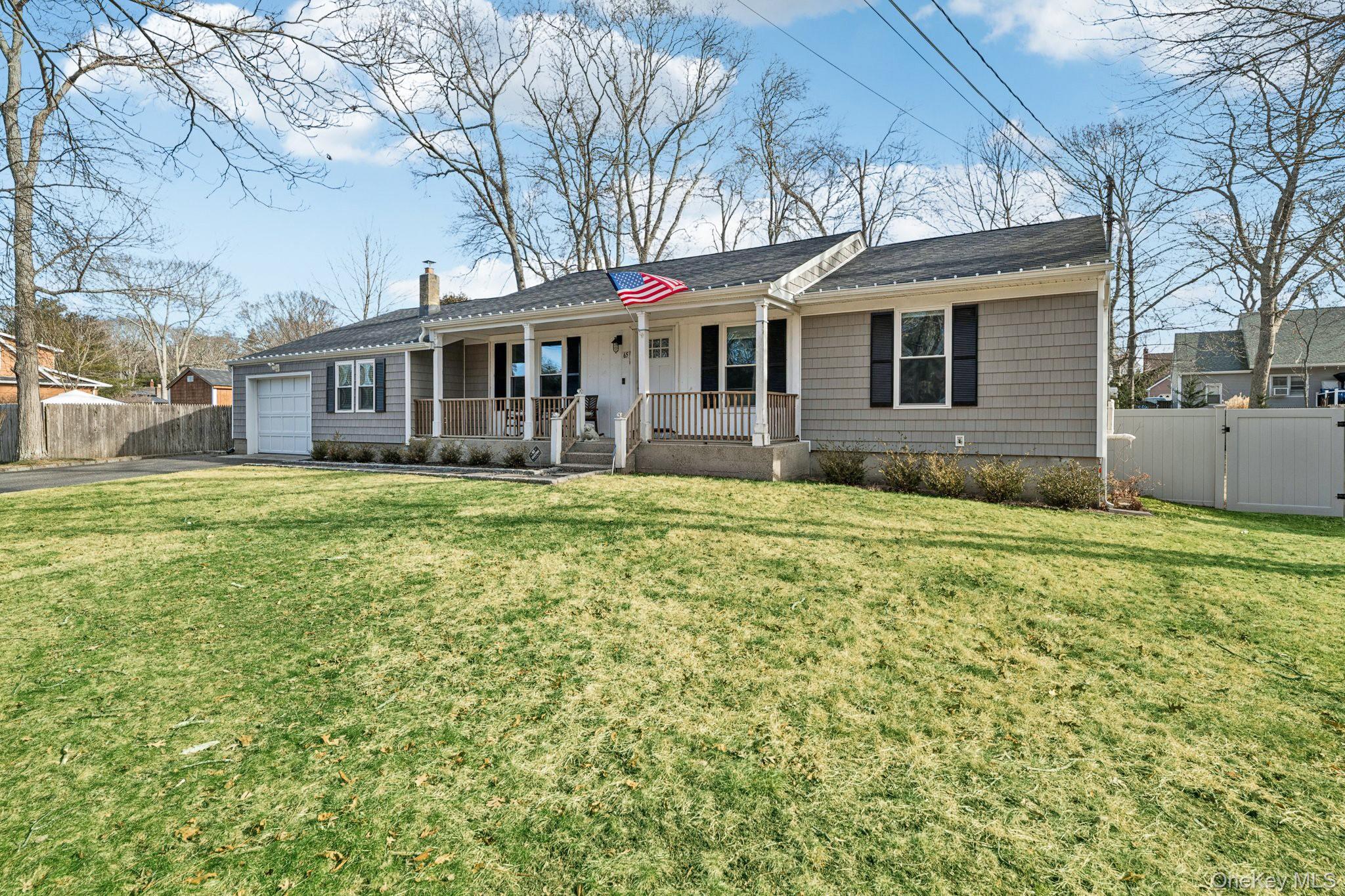 65 Beachfern Road Center Moriches, NY 11934 - Photo 3 of 26