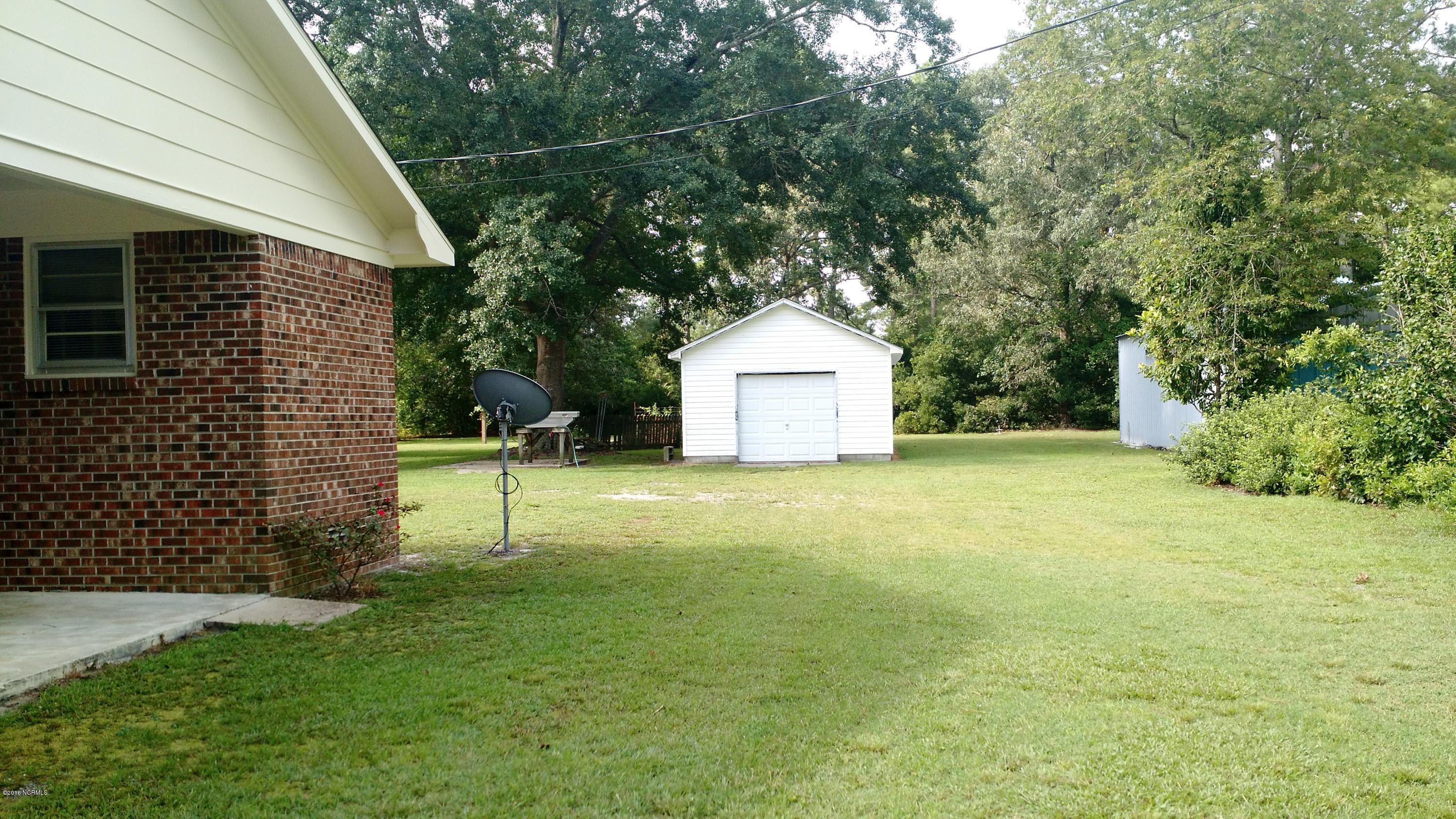 190 Hale Road New Bern, NC 28560 - Photo 3 of 18 IMG_20160806_100559544
