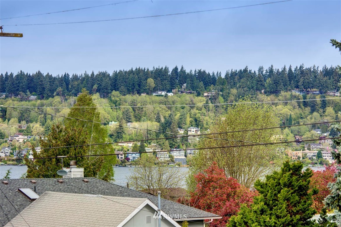1013 North 33rd Street Renton, WA 98056 - Photo 2 of 23