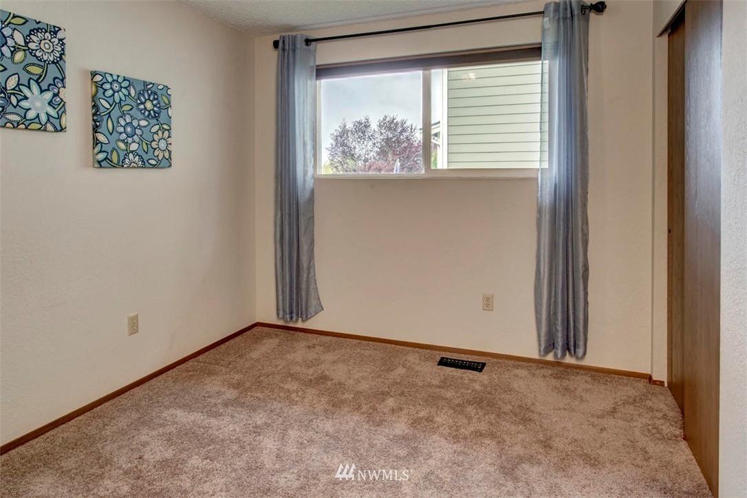1013 North 33rd Street Renton, WA 98056 - Photo 14 of 23