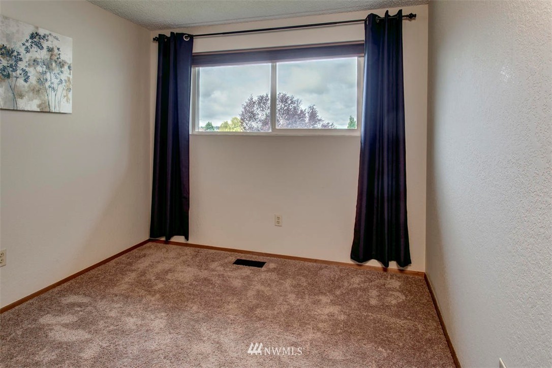 1013 North 33rd Street Renton, WA 98056 - Photo 15 of 23
