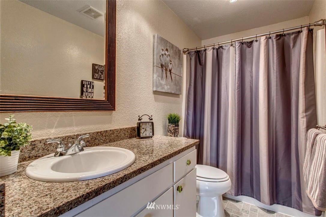 1013 North 33rd Street Renton, WA 98056 - Photo 17 of 23