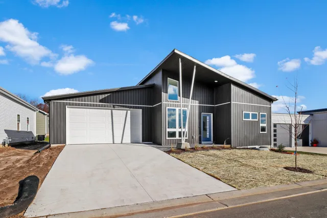 $379,900 | 104 Boneset, Poynette, WI 53955