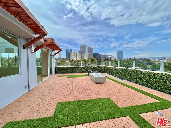 $8,495 | 468 South Roxbury Drive, Unit PH, Beverly Hills, CA 90212
