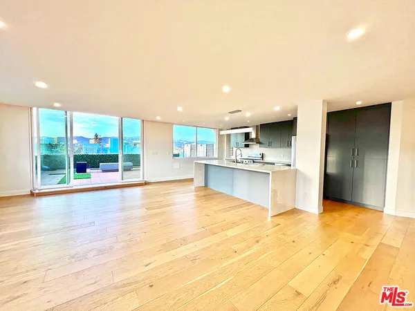 $8,495 | 468 South Roxbury Drive, Unit PH, Beverly Hills, CA 90212