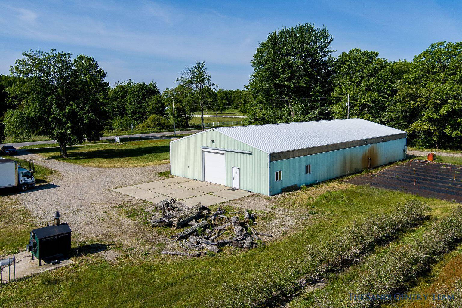 15379 Riley Street Holland, MI 49424 - Photo 8 of 20 20210602135619324580000000-o