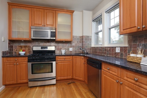 569 Franklin Street, Unit 1 Melrose, MA 02176 - Photo 2 of 9