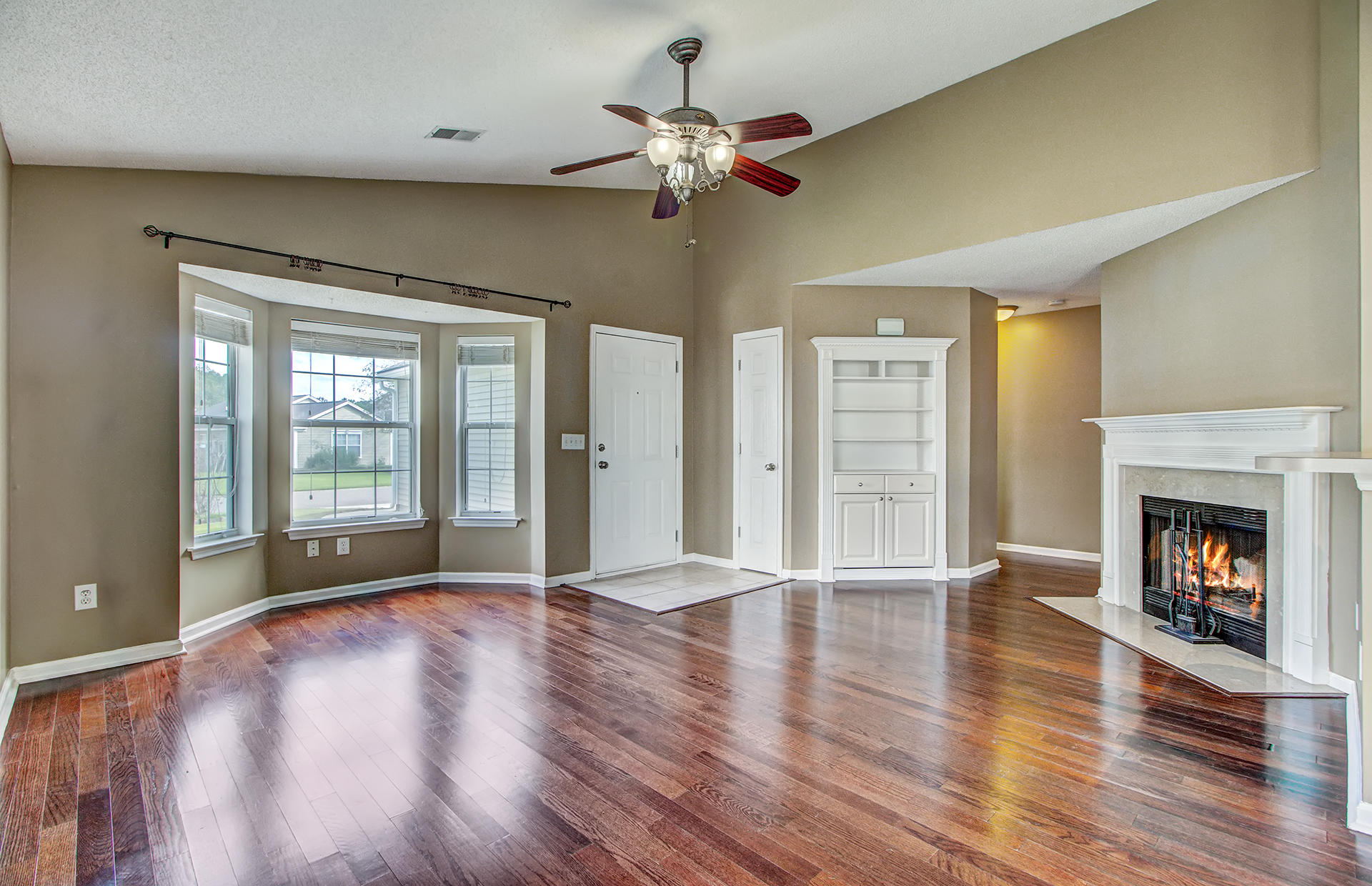 124 2 Pond Loop Ladson, SC 29456 - Photo 6 of 31 Family Room (2)