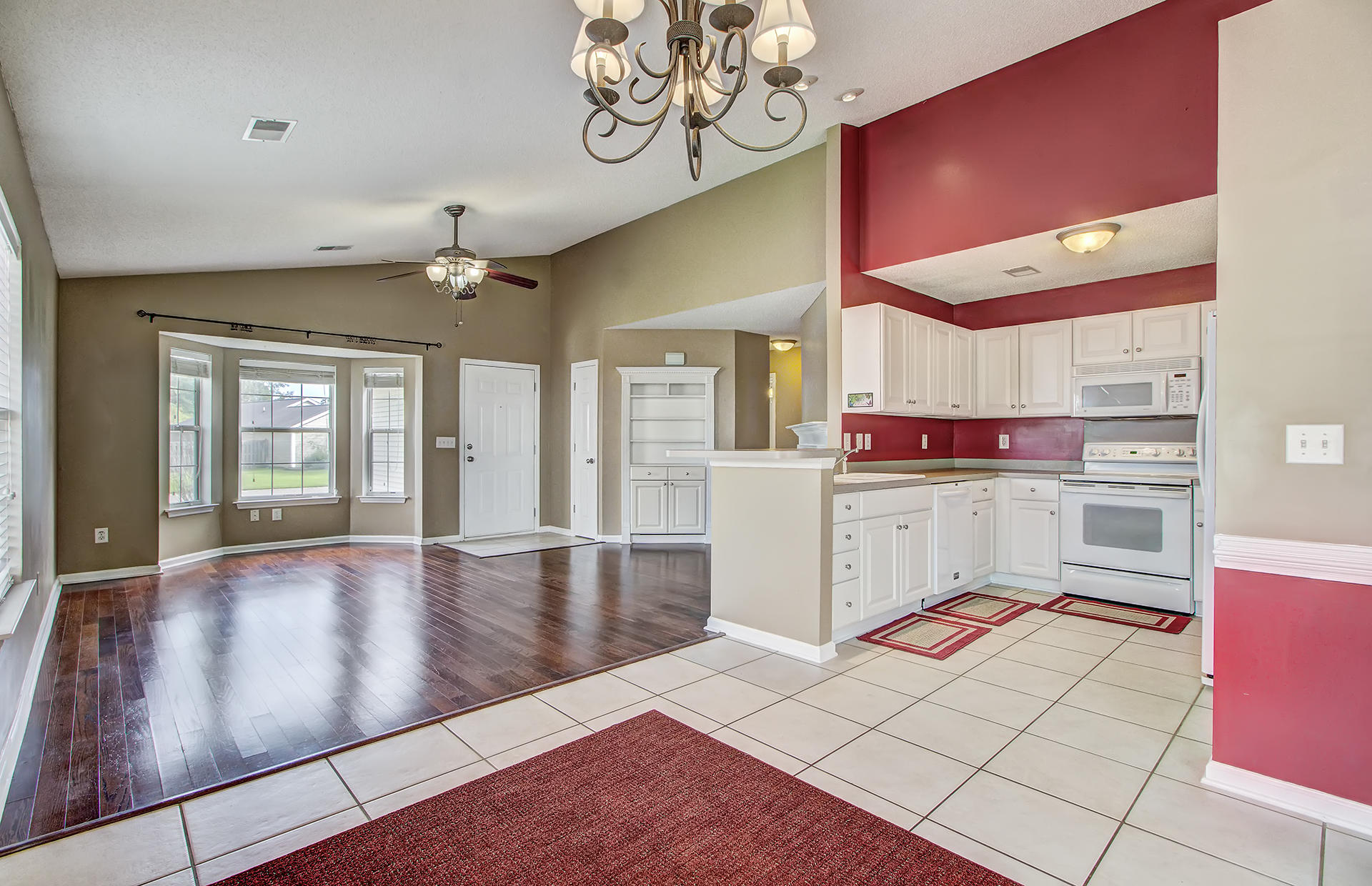 124 2 Pond Loop Ladson, SC 29456 - Photo 9 of 31 Main Living Area