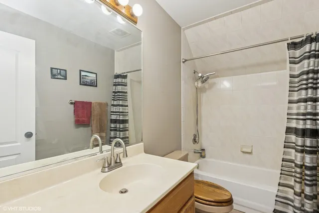 $439,000 | 36497 North Hawthorne Lane, Ingleside, IL 60041