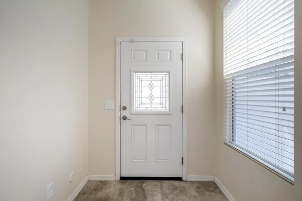 a view of a big room with closet