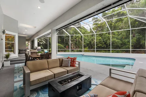 $1,895,000 | 7 Worth Court, Sewall's Point, FL 34996